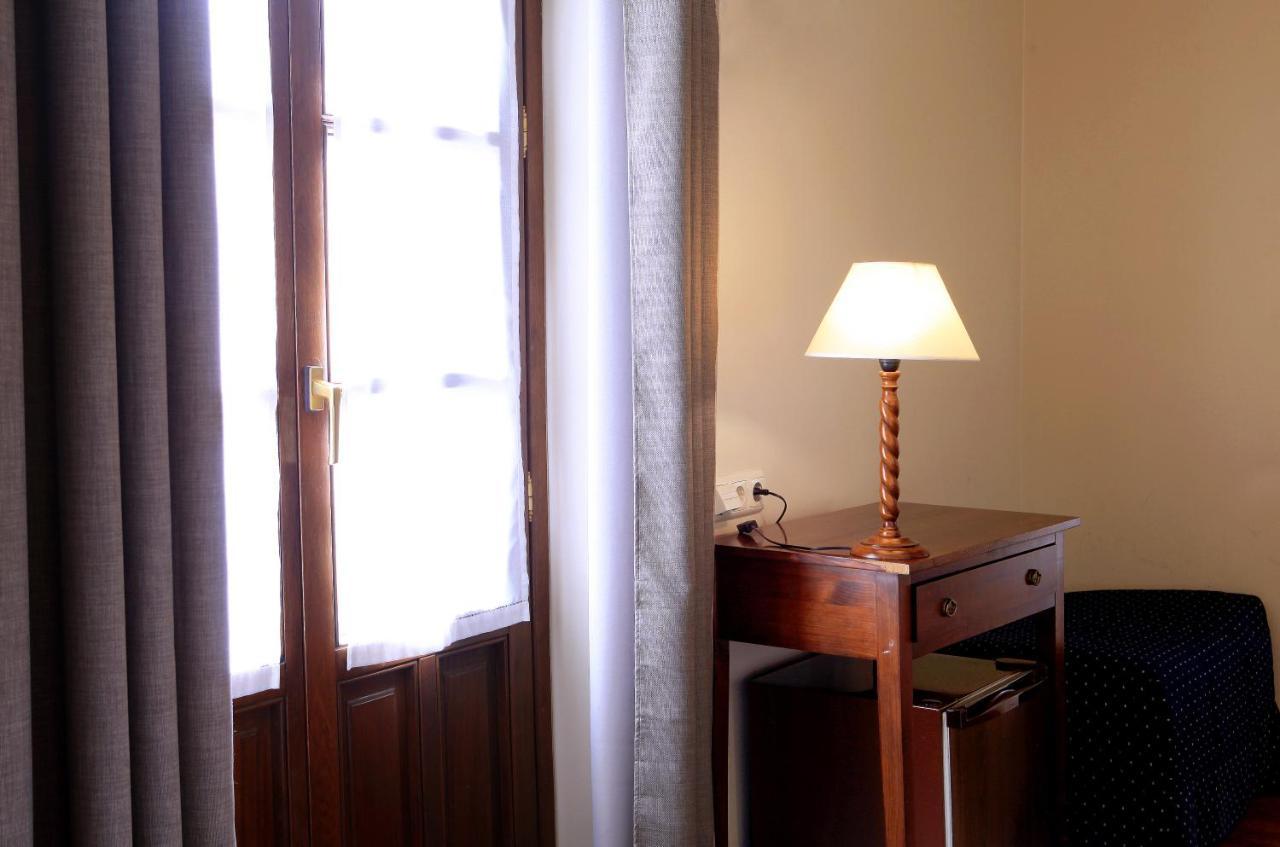 אליסונדו Hostal Antxitonea מראה חיצוני תמונה