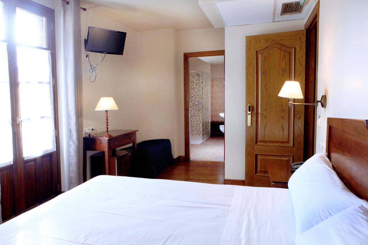 אליסונדו Hostal Antxitonea מראה חיצוני תמונה