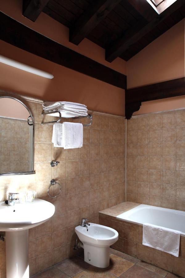 אליסונדו Hostal Antxitonea מראה חיצוני תמונה