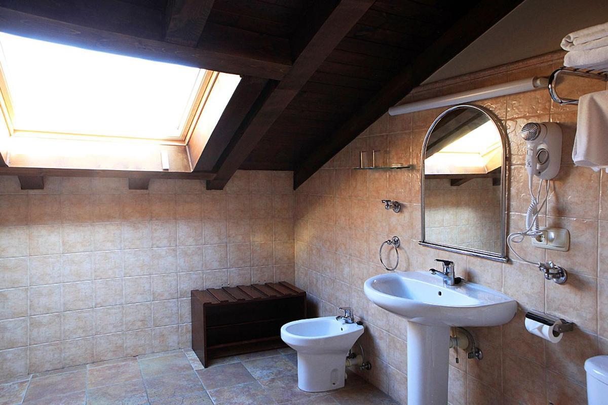 אליסונדו Hostal Antxitonea מראה חיצוני תמונה