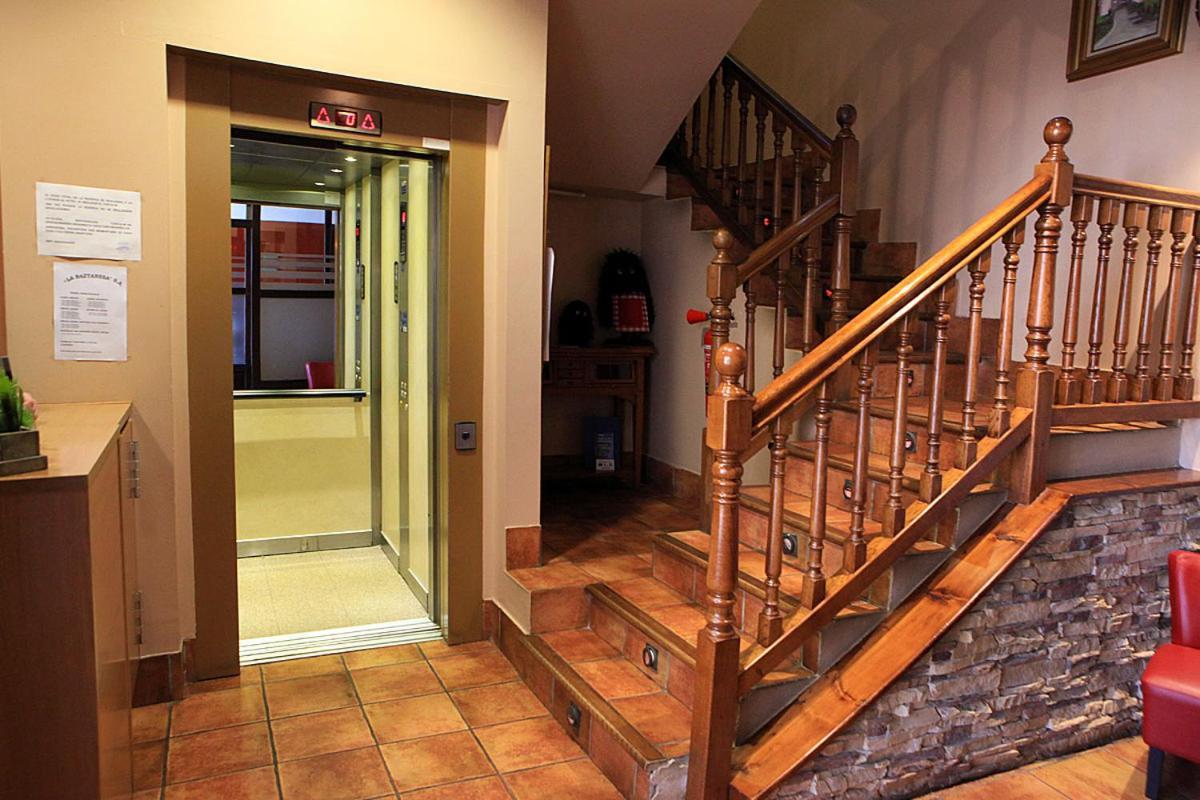 אליסונדו Hostal Antxitonea מראה חיצוני תמונה